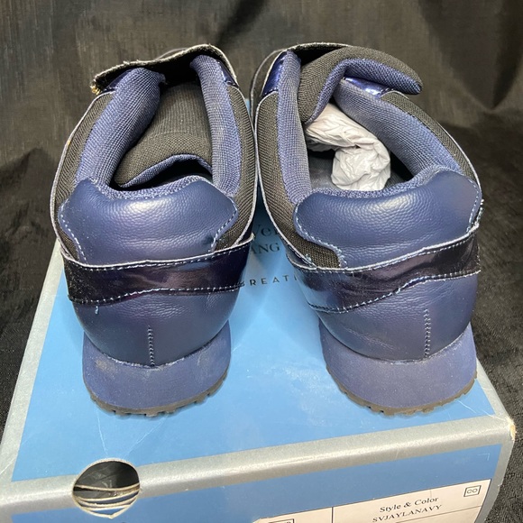 Vera Wang sneakers - Picture 7 of 7